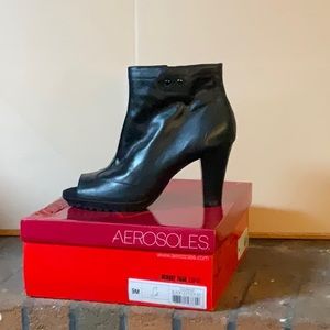 NEW Aerosole Courage 9 Peep Toe Boots